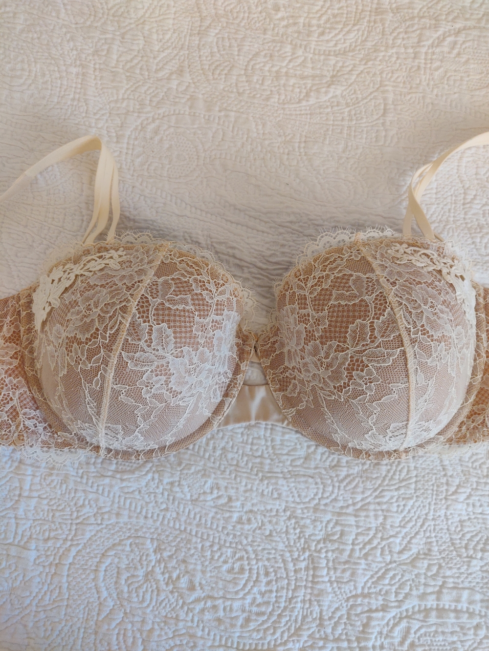 NWOT Soma Lace Balconette Bra in Nude and White 38d